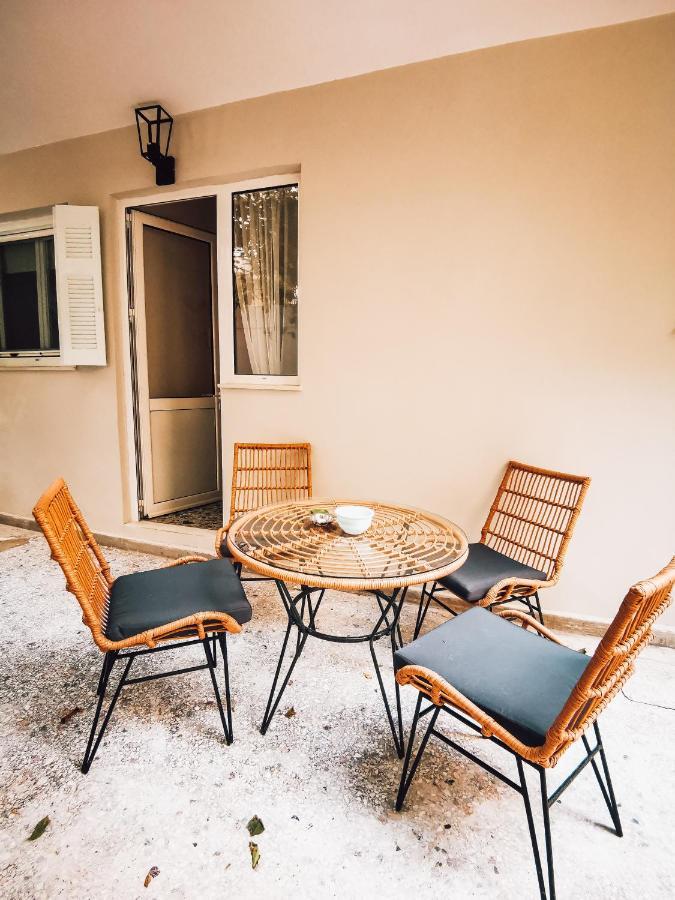 Explore Greece From Apartment With Private Garden Chalkís Kültér fotó